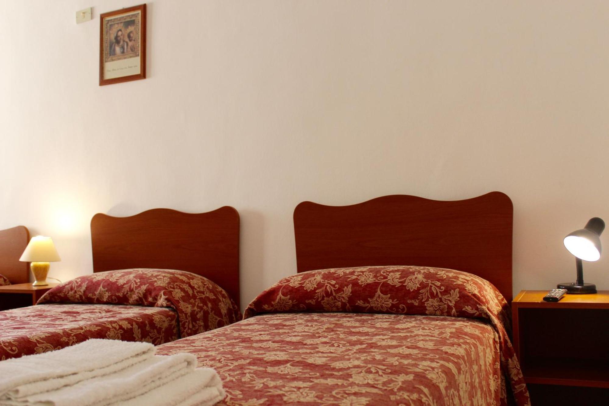 Albergo Del Santuario Santa Maria di Leuca ภายนอก รูปภาพ