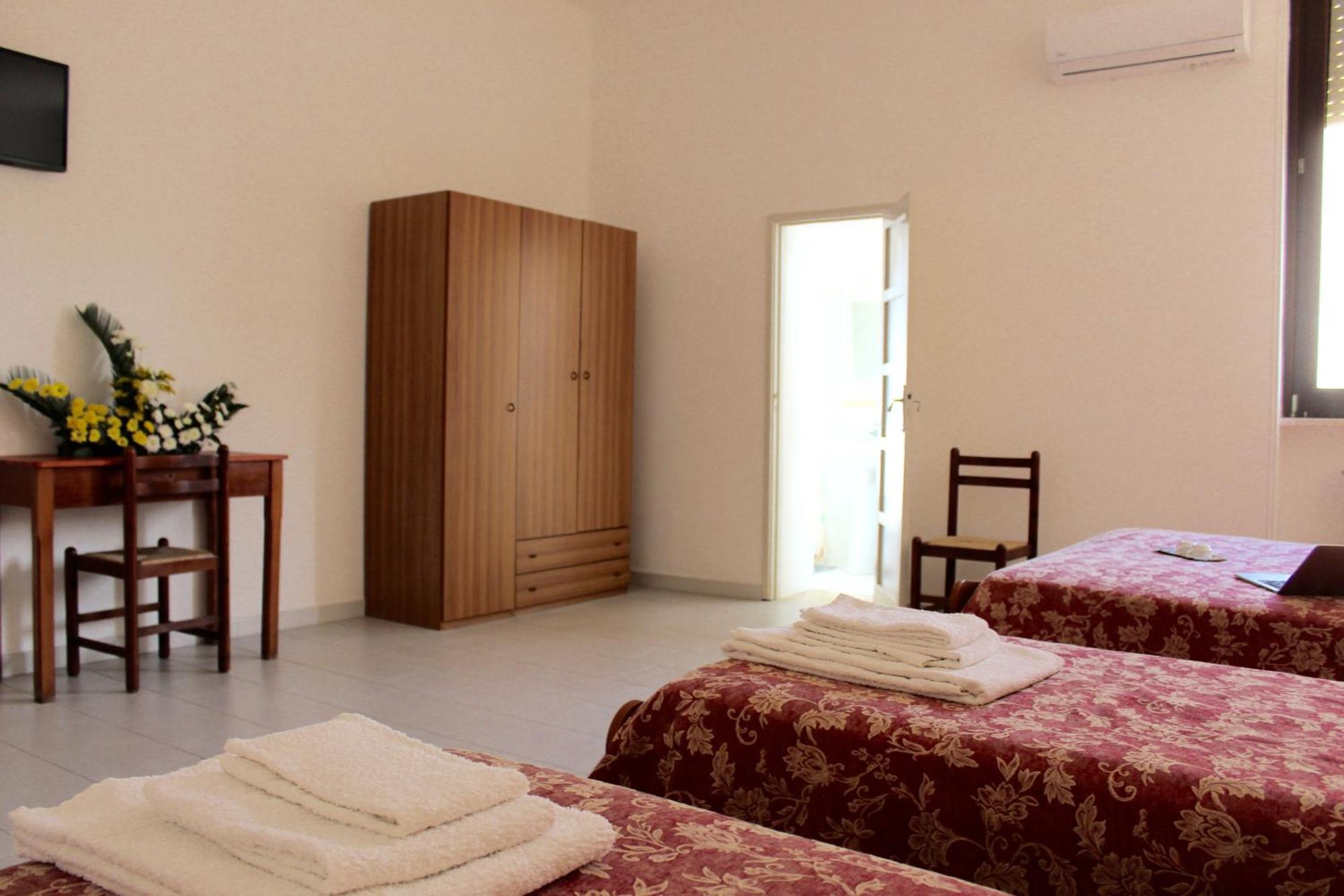 Albergo Del Santuario Santa Maria di Leuca ภายนอก รูปภาพ